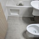 브라운스톤하나마을 아파트 107동 앞 | 광주 줄눈시공 | 브라운스톤효천 아파트 화장실 바닥 2곳 폴리우레아 줄눈