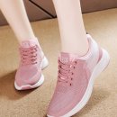 단아한 신발 이미지