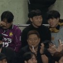 [FC스피어 vs 실드UTD] 해버지 PK골에 오열하는 교토 퍼플상가 팬.gif 이미지