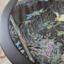 디앤씨디자인(주) | [전시회 리뷰] “폭싹 속았수다”: 버려진 자개장의 화려한 부활, 기억 너머 다시 빛나는 시간