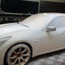 화이트 광택 손세차 이미지