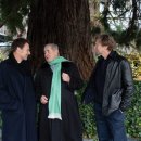 Latest News Reading 이미지