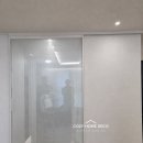 본향장의토탈서비스 | [코지홈데코] 요즘 중문 트렌드는 이것! 패브릭접합유리 중문 시공 사례 총정리