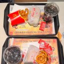 또행운 | 맥도날드 행운버거 | 매년 나오길래 또 먹어봄 가격 판매기간 후기