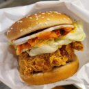 호텔 더 디종 | 맘스터치 신메뉴 에드워드리 K싸이버거 &amp; 크림디종 빅싸이순살 2차 셰프 컬렉션 후기 #맘스터치 메뉴판...