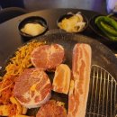 솥뚜껑삼겹살 - 도봉구 도당로27길 23 | 솥뚜껑삼겹살