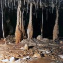 세계의 유명한 석회동굴과 용암 동굴 이미지
