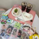 (주)위드조이미 | [카페&amp;덕질/260822] 홍대/망원에서 위시코어 느끼기💚🩵🪽 (Yeccha 예챠, AK플라자, 다마고치)