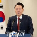 [속보] 법원, '내란수괴 혐의' 윤석열 체포영장 재발부!!! 이미지