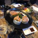 윤배살롱 이미지