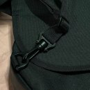 자동차를 잘 고치는 사라믈 | 무신사 크로스백 노트북 수납 공간 넉넉해서 추천해요.