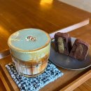 장전역 1번출구(1) | 부산대 디저트 맛집 조용한 감성 카페 소사베이커리 - 두바이쫀득샌드 쑥크림슈페너 솔직후기