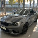 [대구랩핑-테크네] BMW M2 CS 본넷 랩핑 작업 – 3M 사틴 다크 그레이로 강렬한 존재감 완성!
