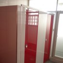 (동마중학교)빨강색 뉴큐비클 방수 HPL 화장실칸막이 큐비클 하부장 이미지