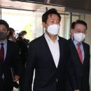 선거관리위원회 건물 앞 이미지