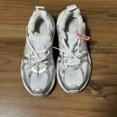 꼼꼼 운동화 손세탁 이미지