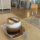[망원/ 감성 속 디저트, 커피 맛집] 계절별 다양한 디저트와 커피, 올웨이즈어거스트 로스터스