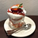 올위크(All week) | [망원 추천] 감각적인 분위기 속에서 즐기는 망리단길 카페 디저트 커피 맛집 '올위크'