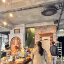 달콤한이층 | 영종도 C27 다운타운 - 층마다 분위기 다른 바다 뷰 감성 대형카페 솔직후기