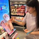 홈에서 즐기는 셀프 피부관리 이미지