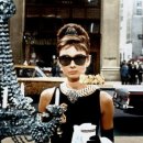 티파니에서 아침을 이미지