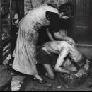 1937년 광부와 부인의 고달픈 삶 이미지