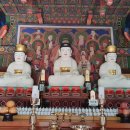 함안 장춘사 석조석가여래삼존좌상 이미지