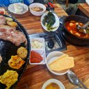 삼삼구이 - 수영구 망미번영로 96 | 수원 권선구 세류동 맛집, 삼삼구이통삼겹살: 솥뚜껑삼겹살에 밑반찬이 콸콸콸, 어 양념게장도 줘요?
