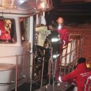 &#34;Couple rescued from submerged ship Costa Concordia&#34; 지금 이탈리아 배 침몰하는 사고난건데 신혼여행간 한국인 커플이 구조돼었다는 내용입나다. 이미지