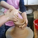 가족과 함께하는 도자기체험 이미지