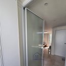 세븐일레븐(김해삼정원룸점) | 잠금까지 되는 중문? 라움도어 D-스윙도어로 현관이 달라졌어요