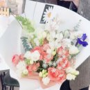 도정오피스텔(명학개발) | 안양 꽃집] 기념일 꽃다발 추천, 한아름의 감성을 담은 화사한 코랄 톤 축하 꽃다발 후기