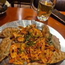 크라운호프전주 - 전주시 덕진구 덕진광장로 24 | 🍺 크라운호프 신메뉴 체험 후기 – 튀김만두&비빔만두, 시원한 켈리맥주와 찰떡궁합!