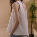 탑포인트 | 틸아이다이ㅣ라운드 리본 포인트 슬리브리스 탑 화이트 후기