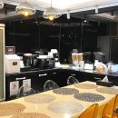 앨리스 넥스트 도어 이미지