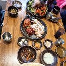 항아리 칼국수 보쌈 이미지