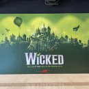 서울시중부기술교육원.블루스퀘어 | 2025 뮤지컬 위키드 줄거리 내용 서울 기본정보 (시간, 오페라글라스, 캐스트, 굿즈, 포토존 등)