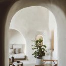친숙한 외벽마감재를 활용한 자연주의 주택 Casa Lohr_인테리어 학원(지중해 마이크로시멘트 디자인)