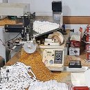 학교 근처 지하 수상한 가게, 잠복 끝 덮쳤더니 '불법 담배 공장' 이미지