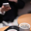 스타벅스비프(BIFF)광장점 | [니콘zf + 자이스 오투스ml 50mm f1.4] 부산 광복로 스타벅스 비프(biff)광장점 에서..