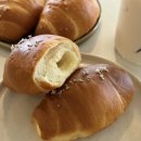 합정어린이공원 | [합정맛집] 마포구 빵지순례 소금빵 작업하기 좋은 카페 로아프하우스