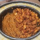 어울마당로109 유가네 닭갈비 앞 | 홍대 가성비 점심 맛집 유가네닭갈비 치즈퐁닭 후기