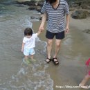 발;담그다