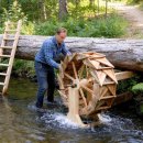 변호사 맥스의 자연인 캠프 : he left civilization to build a self-sustaining basecamp 이미지