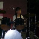 2011년8월20일 춘천MBC별빛호수 축제(춘천드럼치는 사람들 공연) : 드럼을 연주하는 장은영선생님 모습 이미지