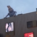 파티피플(party people) | 영화 세트장 같은 역대급 분위기! 가성비 내리는 '피플더테라스' 해피아워 치킨&샴페인 패키지 솔직후기