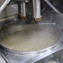 멸치가 살아있는 국수 이미지