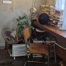 한적한 골목길 안 다락방처럼 아늑한 카페 담담 살롱