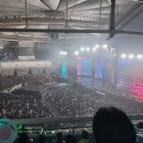 스탠딩 이미지