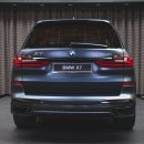 2021 BMW X7 다크 쉐도우 에디션 이미지